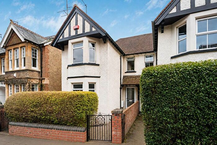 4 Bedroom Semi-detached House For Sale In Minster Road, East Oxford, OX4