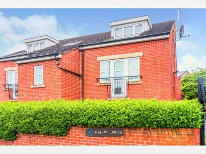 2 Bedroom Flat To Rent In Vicarage Mews, Leeds, LS5