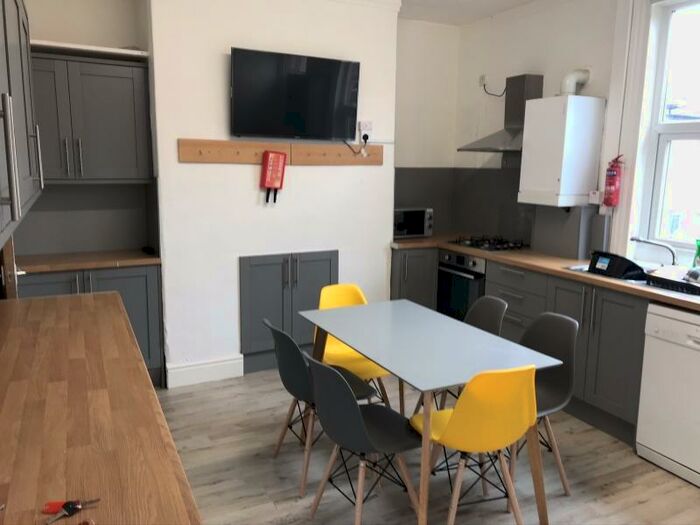 5 Bedroom End Of Terrace House To Rent In Grimthorpe Street, Headingley, Leeds, LS6