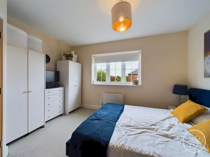 2 Bedroom Terraced House For Sale In Eden Court, Leeds, LS4