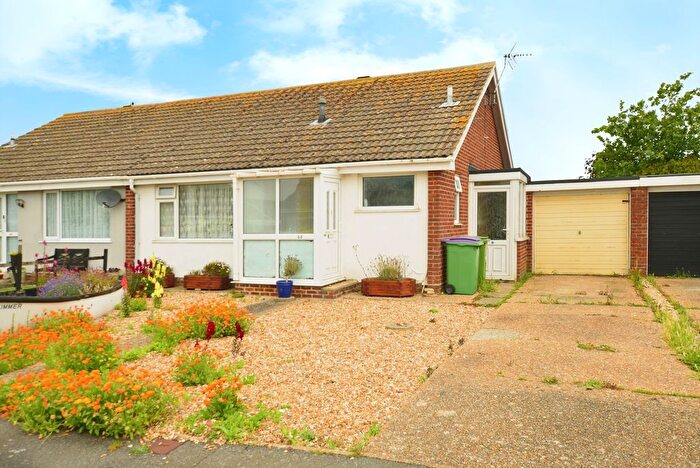 3 Bedroom Bungalow For Sale In The Fairway, Dymchurch, Romney Marsh, Kent, TN29