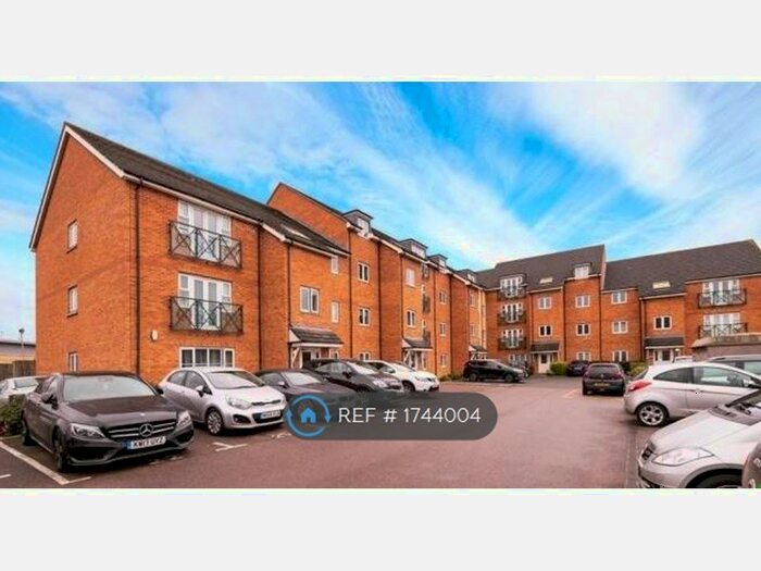 1 Bedroom Flat To Rent In Bryanstone Road, Waltham Cross, EN8