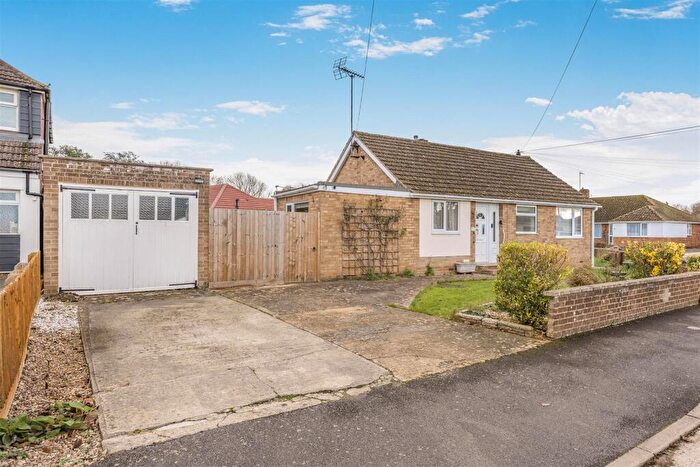 2 Bedroom Semi-Detached Bungalow For Sale In Briar Close, Banbury, OX16