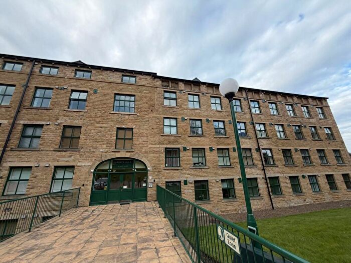 1 Bedroom Apartment To Rent In Navigation Rise, Milnsbridge, Huddersfield, HD3