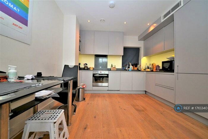 2 Bedroom Flat To Rent In Akexa House, London, N4