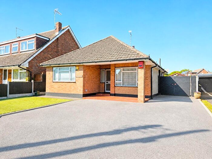 3 Bedroom Bungalow To Rent In Gardiners Lane North, Crays Hill, Billericay, Essex, CM11