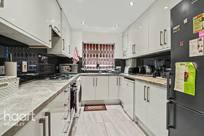 3 Bedroom End Of Terrace House For Sale In Wembley, HA9