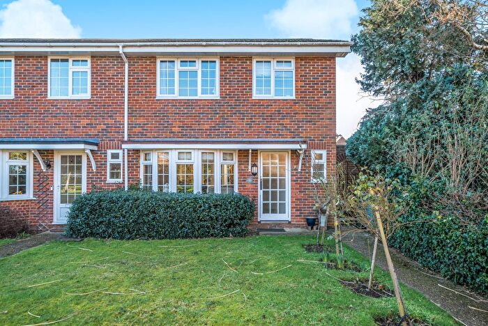 3 Bedroom End Of Terrace House To Rent In Rydens Park, Walton-On-Thames, KT12