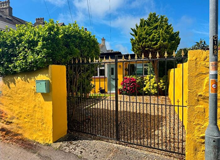 1 Bedroom Bungalow For Sale In Marlborough Road, Falmouth, TR11