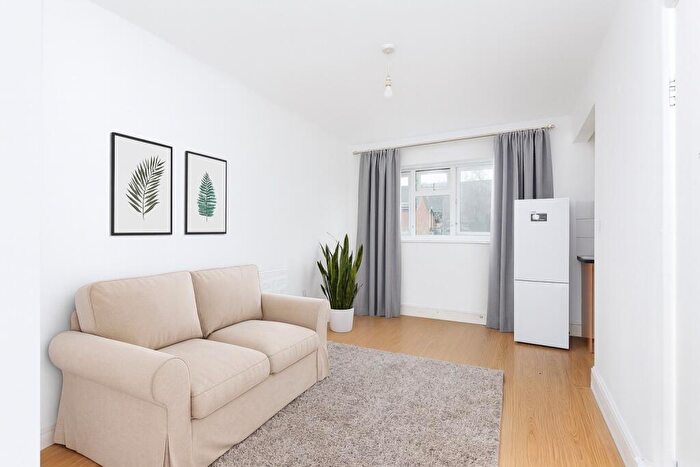2 Bedroom Flat To Rent In Woodcote Road, Wallington, SM6