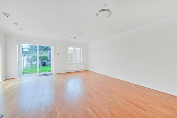 3 Bedroom Terraced House To Rent In Langham Place, Chiswick, London, W4