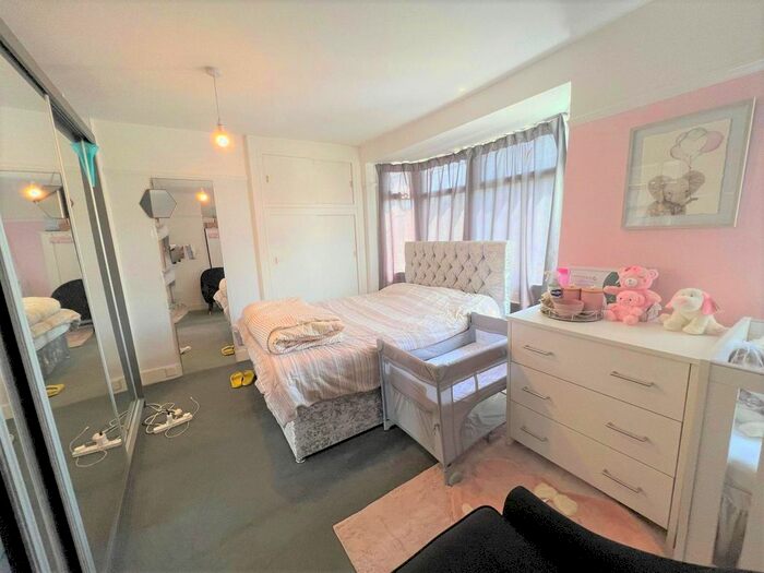 4 Bedroom End Of Terrace House To Rent In Kings Avenue, Chadwell Heath, Romford, RM6