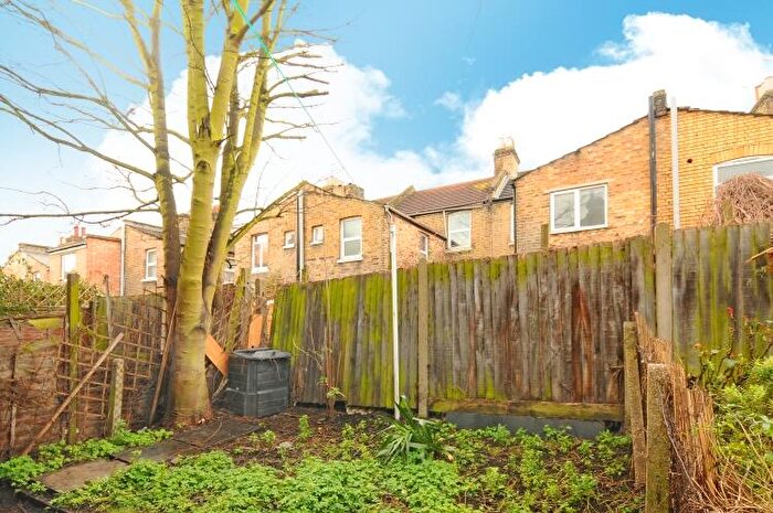 1 Bedroom Flat To Rent In Marmont Road Peckham, SE15