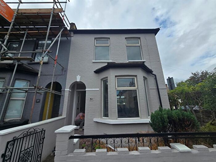 4 Bedroom End Of Terrace House To Rent In Mitcham Road, Croydon, CR0