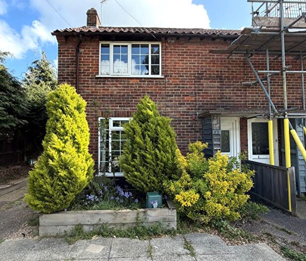 3 Bedroom End Terrace House For Sale In Cranborne Gardens, Welwyn Garden City, AL7