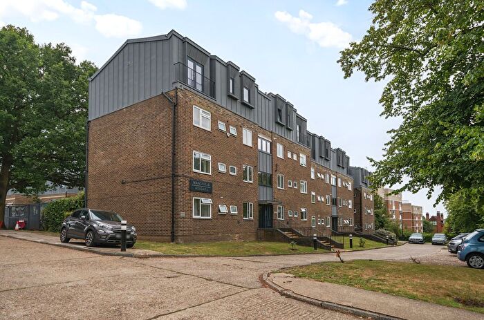 2 Bedroom Flat For Sale In Great North Road, East Finchley, N2