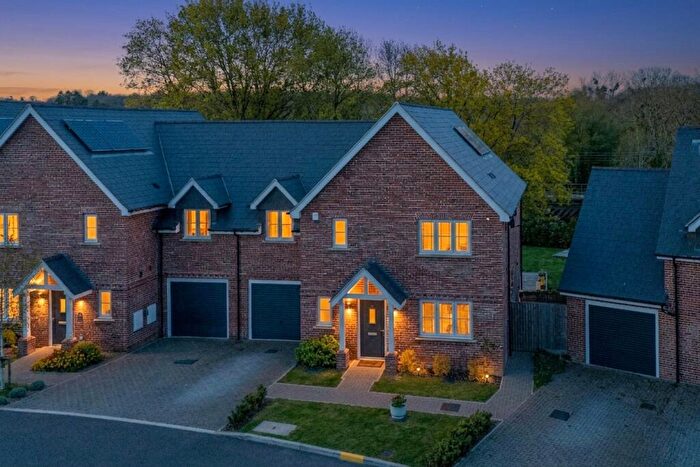 4 Bedroom Semi Detached House For Sale In Joyce Frankland Close, Newport, CB11