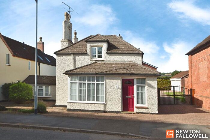 3 Bedroom Link Detached House For Sale In Leake Road, Gotham, NG11