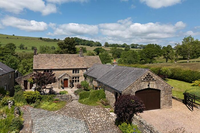 4 Bedroom Detached House For Sale In Chapel-En-Le-Frith, High Peak, SK23