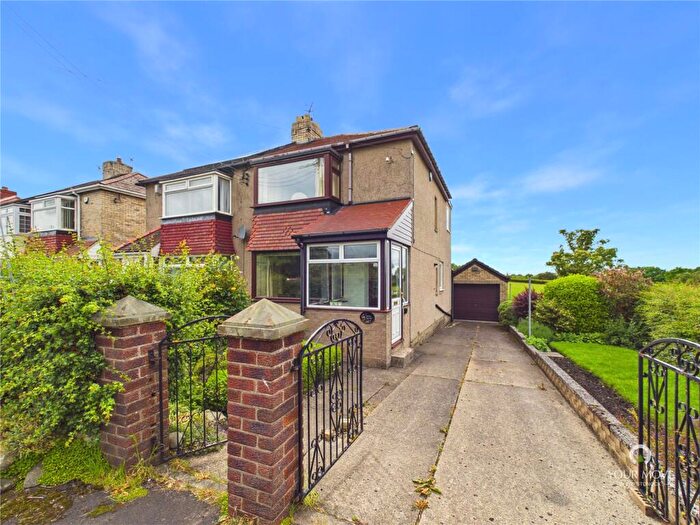 3 Bedroom Semi-Detached House For Sale In Green Grove, Woodside, Ryton, Tyne And Wear, NE40