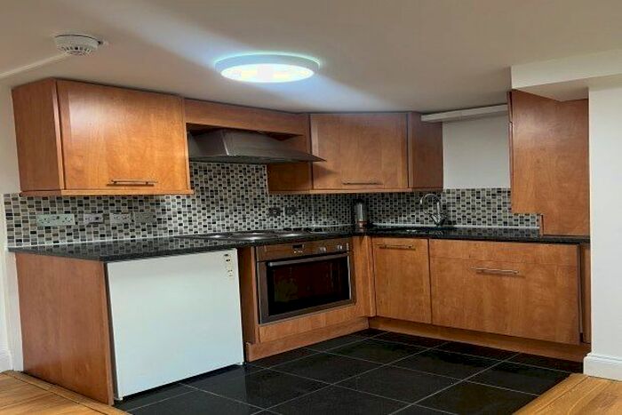 Studio To Rent In Richmond Hill, Richmond, TW10