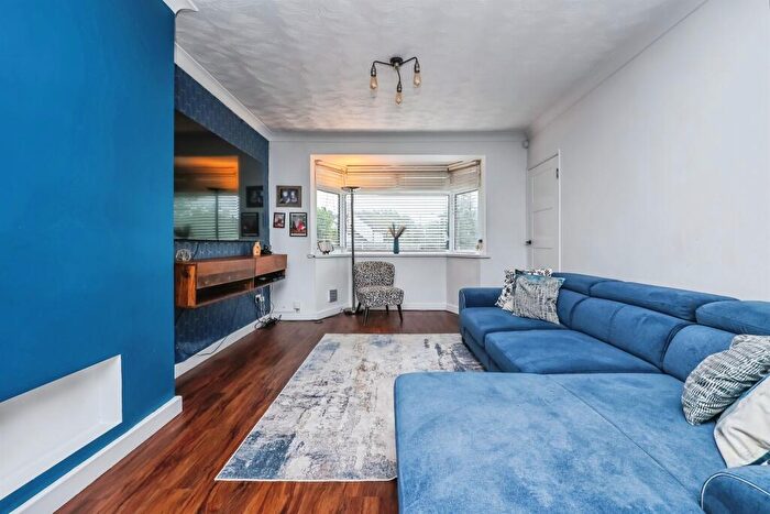 3 Bedroom Terraced House For Sale In Stirling Grove, Nottingham, NG11