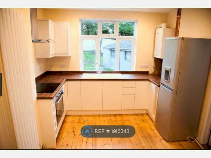 4 Bedroom Detached House To Rent In Innox Road, Bath, BA2