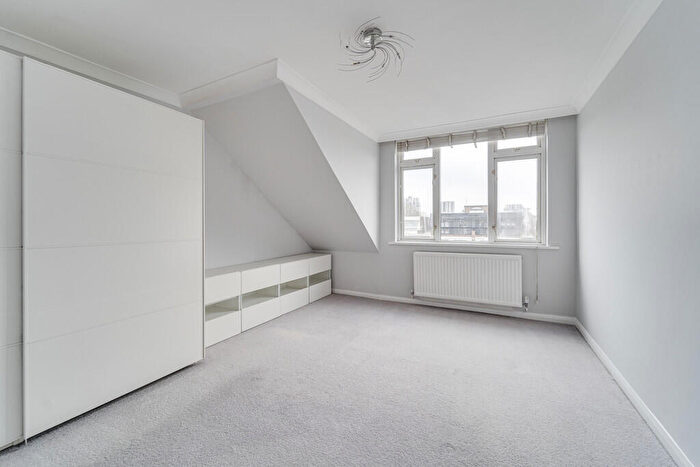 2 Bedroom Apartment To Rent In Haverstock Hill, Belsize Park, London, NW3