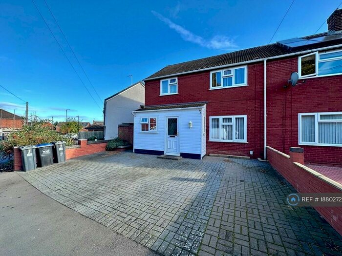 3 Bedroom Semi-Detached House To Rent In Masters Road, Leamington Spa, CV31