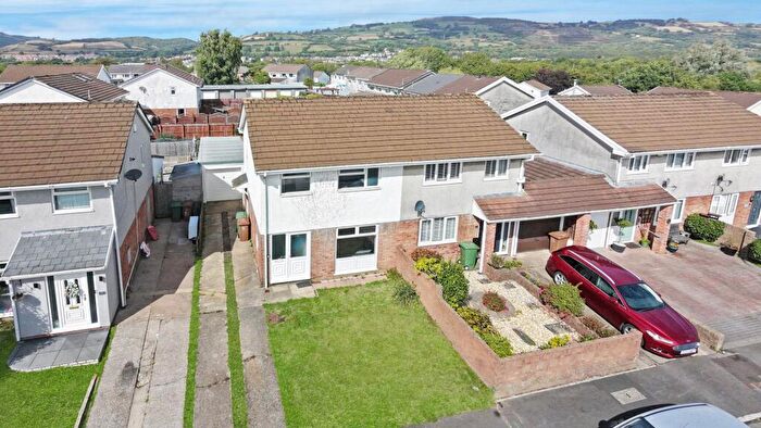 3 Bedroom Semi Detached House For Sale In Bryn Rhedyn, Caerphilly, CF83