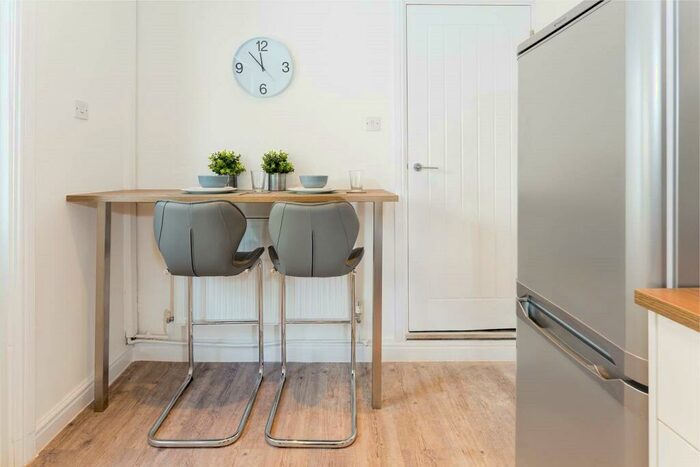 4 Bedroom House To Rent In Cameron Street, L7