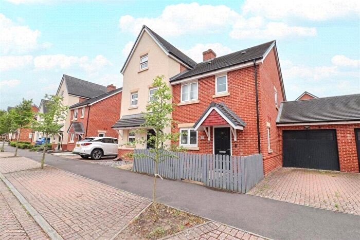 3 Bedroom Semi-Detached House To Rent In Thompson Way, Farnborough, Hampshire, GU14