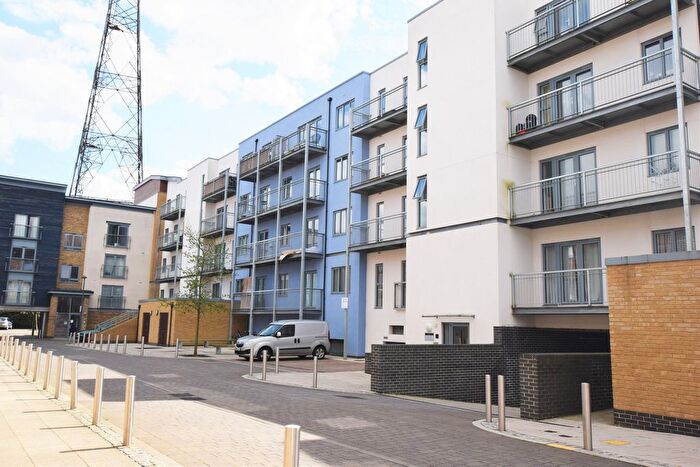 2 Bedroom Flat To Rent In Quayside Drive, Essex, CO2