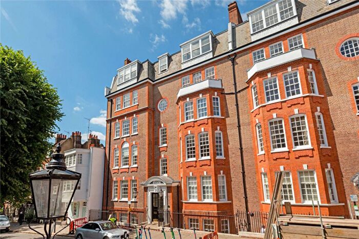 3 Bedroom Flat To Rent In Church Row, London, NW3