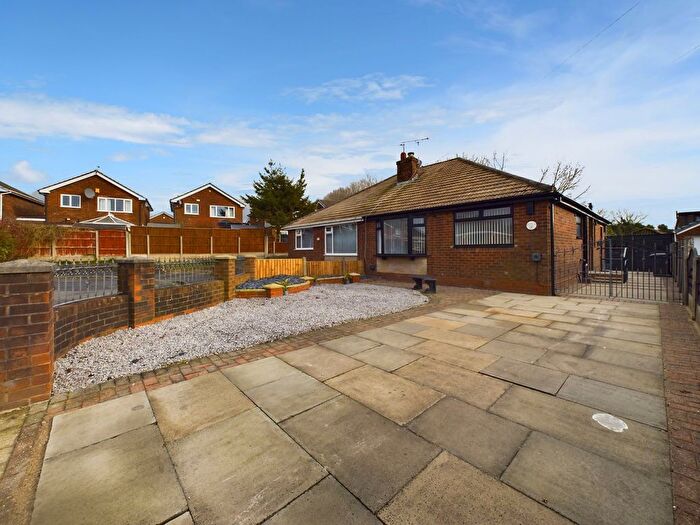 2 Bedroom Semi-Detached Bungalow To Rent In Avondale Drive, Tyldesley, M29