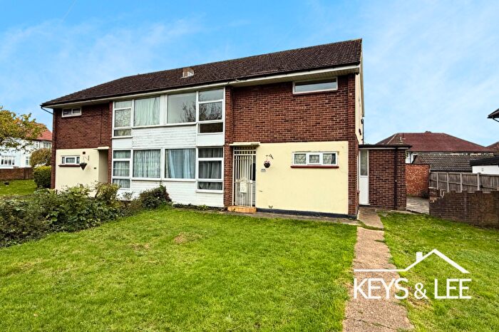 2 Bedroom Flat To Rent In Havering Road, Romford, RM1