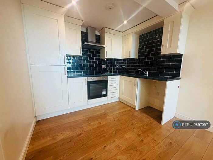 2 Bedroom Flat To Rent In Richardshaw Lane, Pudsey, LS28