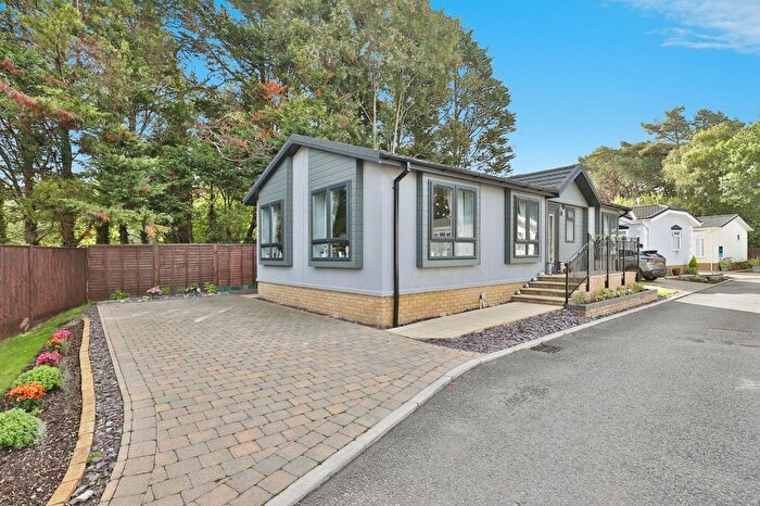 2 Bedroom Mobile/park Home For Sale In Matchams Lane, Hurn, Christchurch, Dorset, BH23