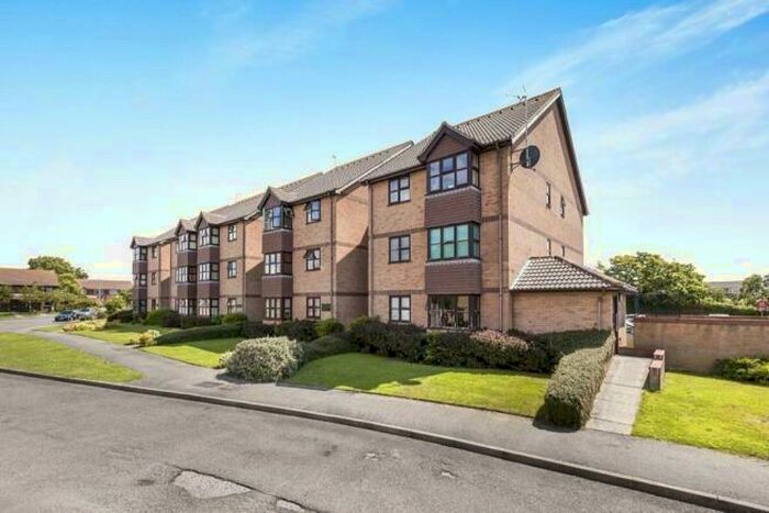 1 Bedroom Apartment To Rent In Snowdon Close, Eastbourne, BN23