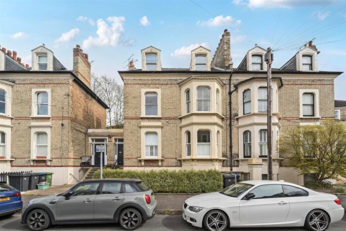 1 Bedroom Apartment To Rent In North Road, Surbiton, KT6