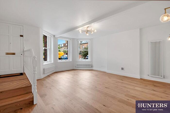 3 Bedroom Flat For Sale In Inglewood Road, West Hampstead, NW6