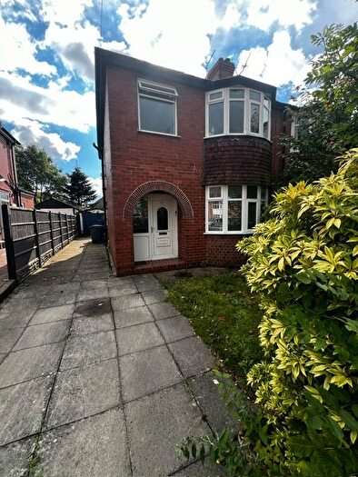 3 Bedroom Detached House To Rent In Garfield Crescent, Stoke-On-Trent, ST4