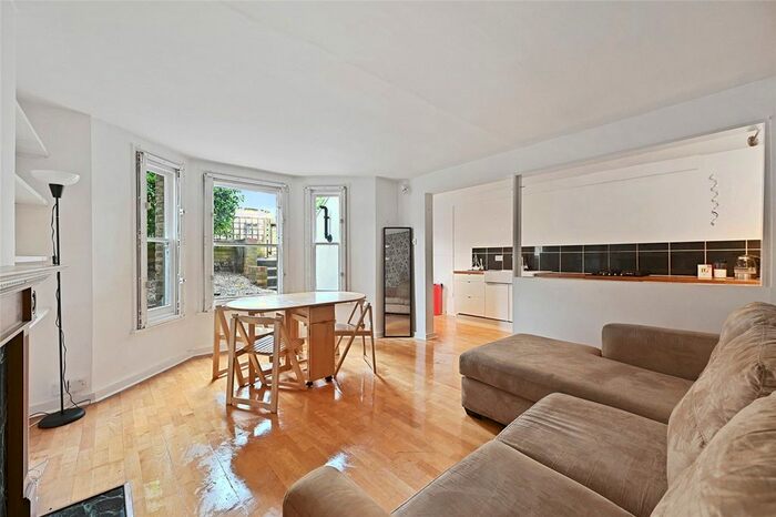 1 Bedroom Flat To Rent In St Stephens Avenue, Shepherds Bush, London, W12