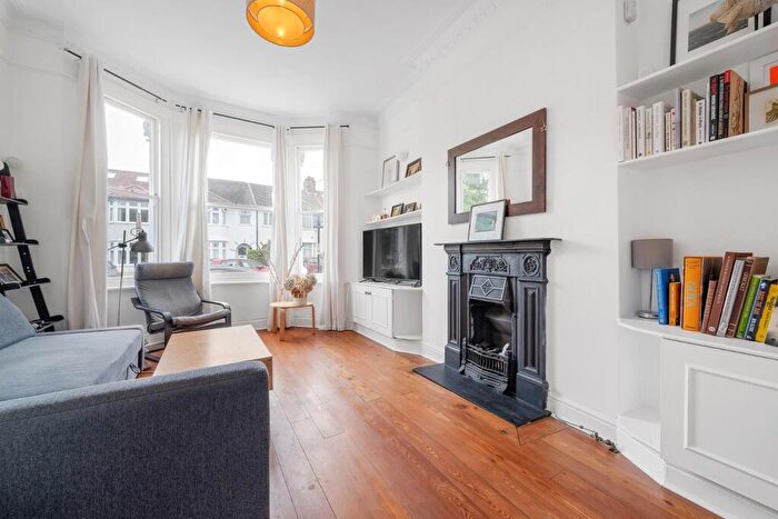 1 Bedroom Flat For Sale In Byrne Road, SW12