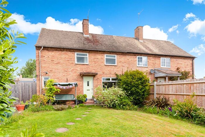3 Bedroom Semi-Detached House For Sale In Twynhams Road, Tackley, Kidlington, OX5
