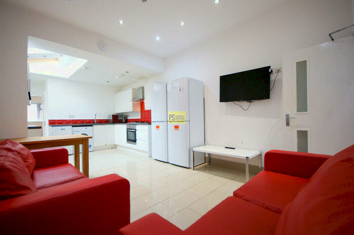 6 Bedroom Terraced House To Rent In Dawlish Road - Bath Student Property, B29