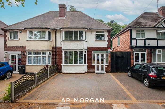 3 Bedroom Semi-Detached House For Sale In Croft Road, Birmingham, West Midlands, B26