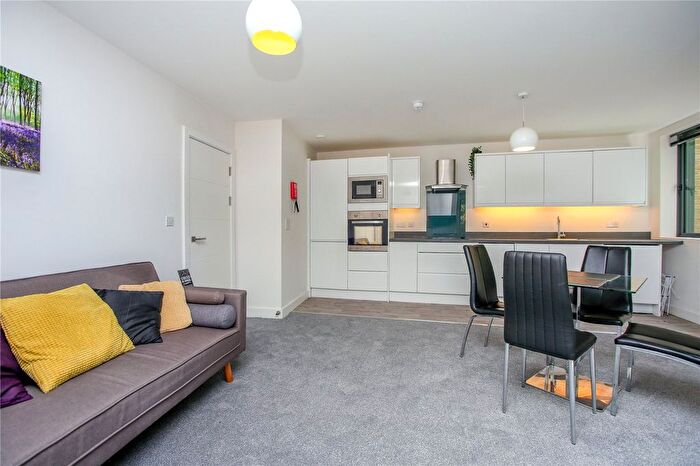 1 Bedroom Flat To Rent In High Street, Cheltenham, Gloucestershire, GL50