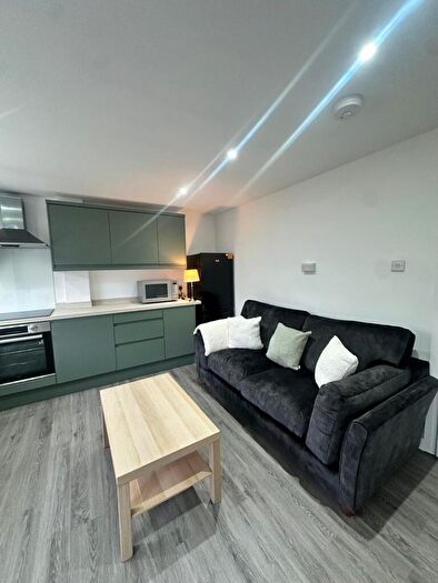 4 Bedroom Semi-Detached House To Rent In Bunting Street, Nottingham, NG7