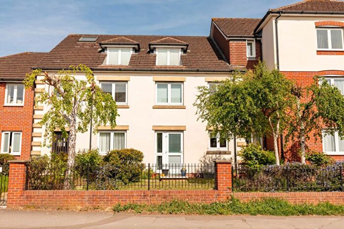 2 Bedroom Flat For Sale In Laker Court, Gales Drive, Three Bridges, RH10